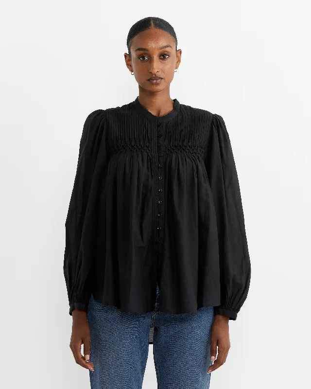 Dorothe Blouse in Black Stretchy Fitted Blouse