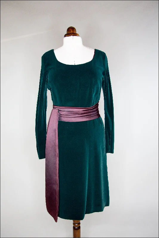 Vintage 1950s Green Velvet Wiggle Dress Crew Neckline Casual