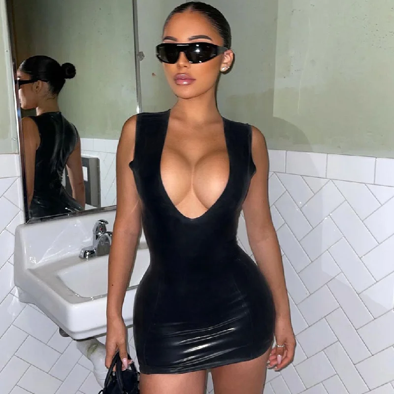 BerryBetty - Deep V Neck Sleeveless Bodycon Club Mini Dress - Black Cozy T-Shirt Mini Dress