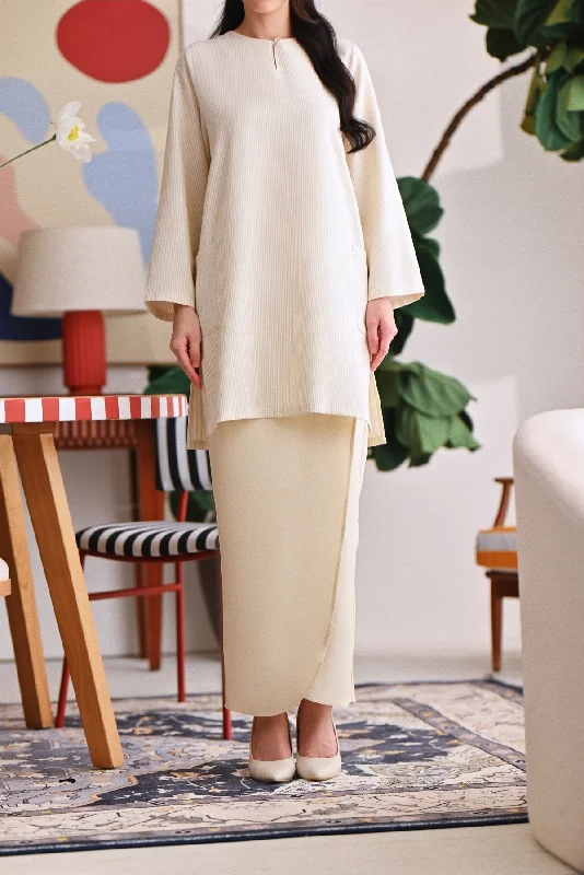 The Akari Women Tulip Skirt - Cream silk skirt lustrous