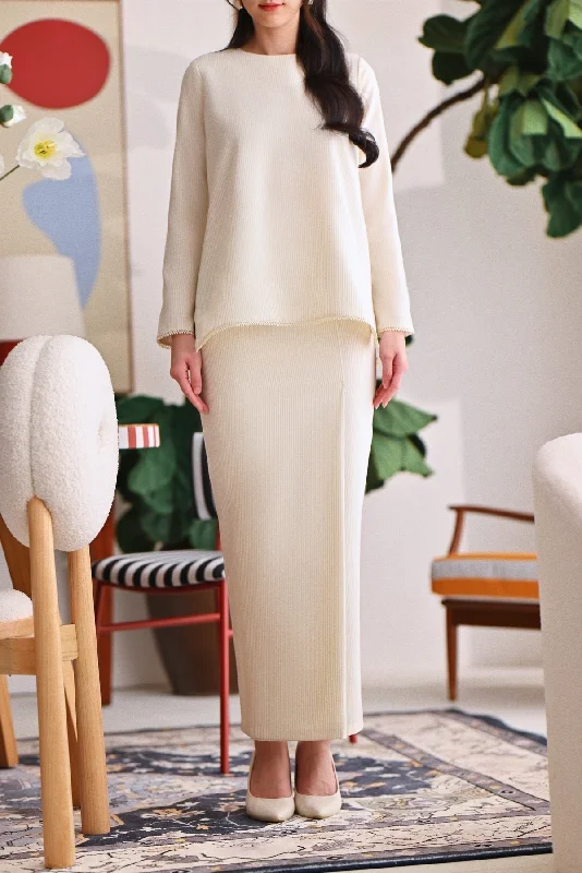 The Akari Women Folded Skirt - Cream Stripe leather skirt bold