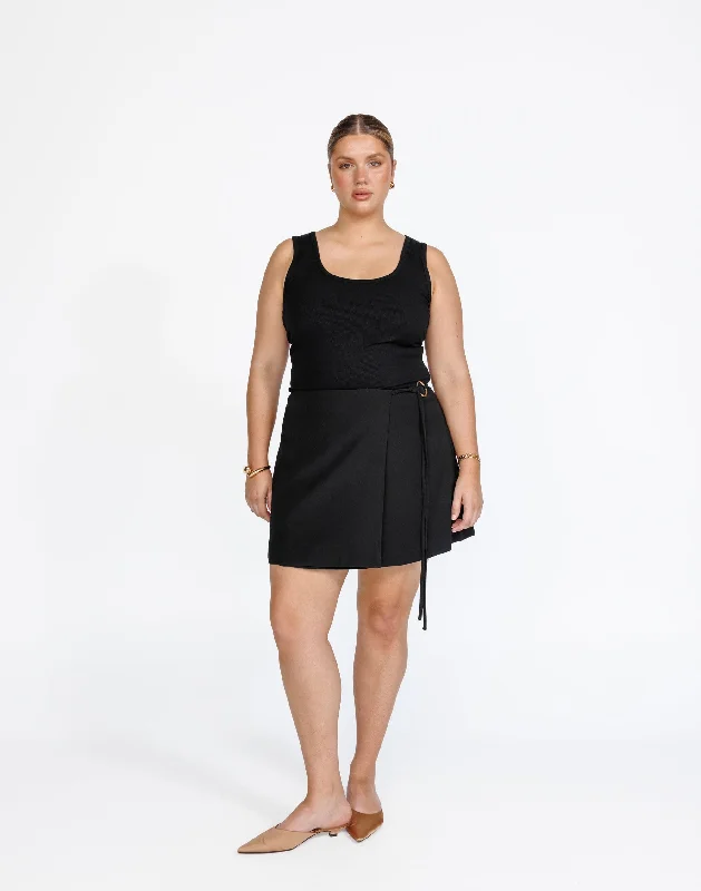 Alayna Mini Skirt (Black) slim fit skirt