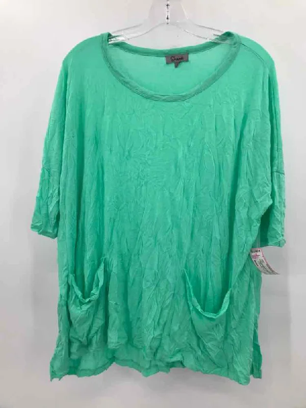 Pre-Owned Shana Green Size Medium T-shirt-- Graphic T-Shirt Round Neck Polyester